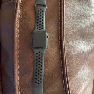 Apple Watch Nike Series 6 (GPS) 40mm Space Gray Aluminum Case with Anthracite/Bl